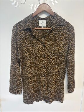 6 degrees Leopard Print Button-Up Blouse in Brown and Black
